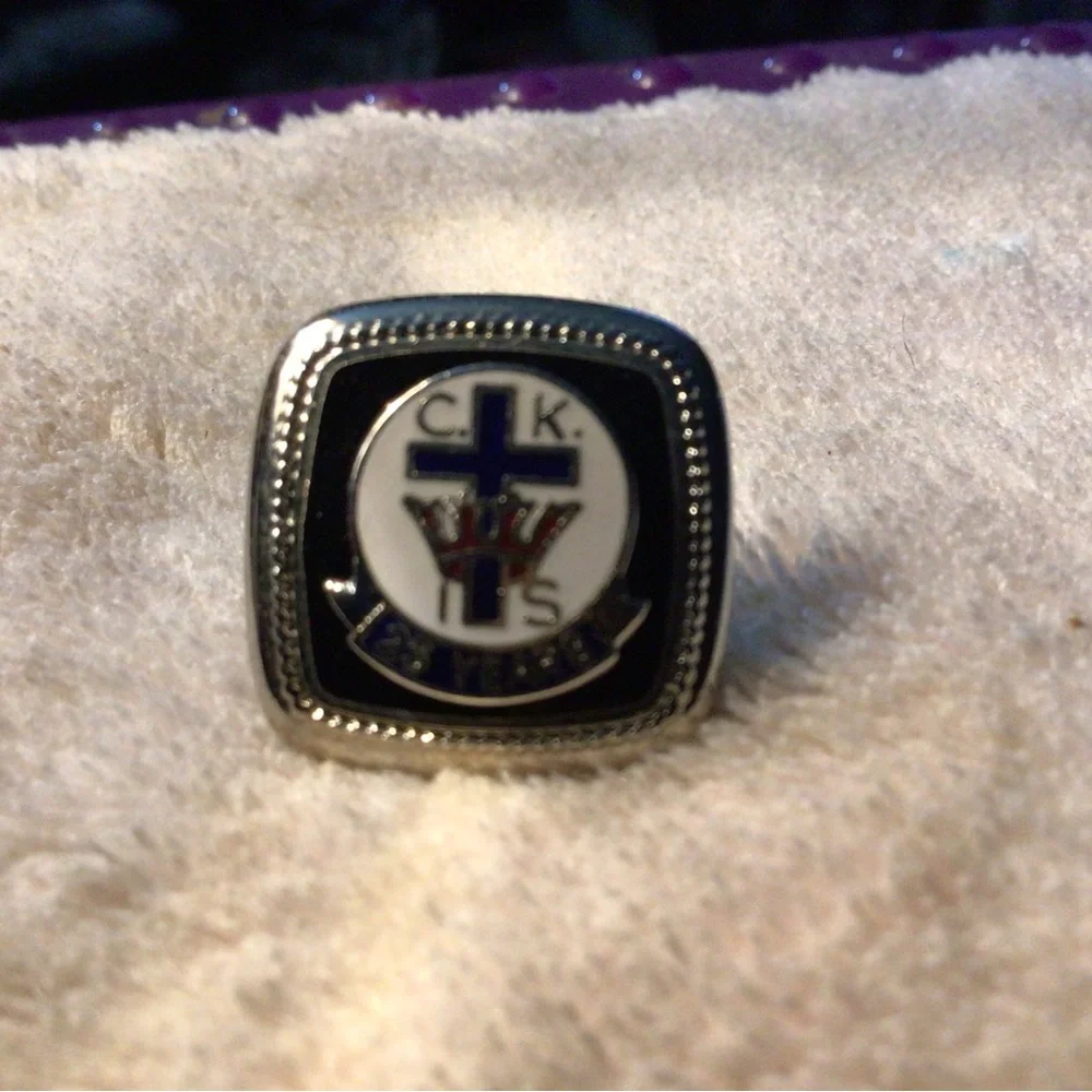 The Unbranded Brand silver tone